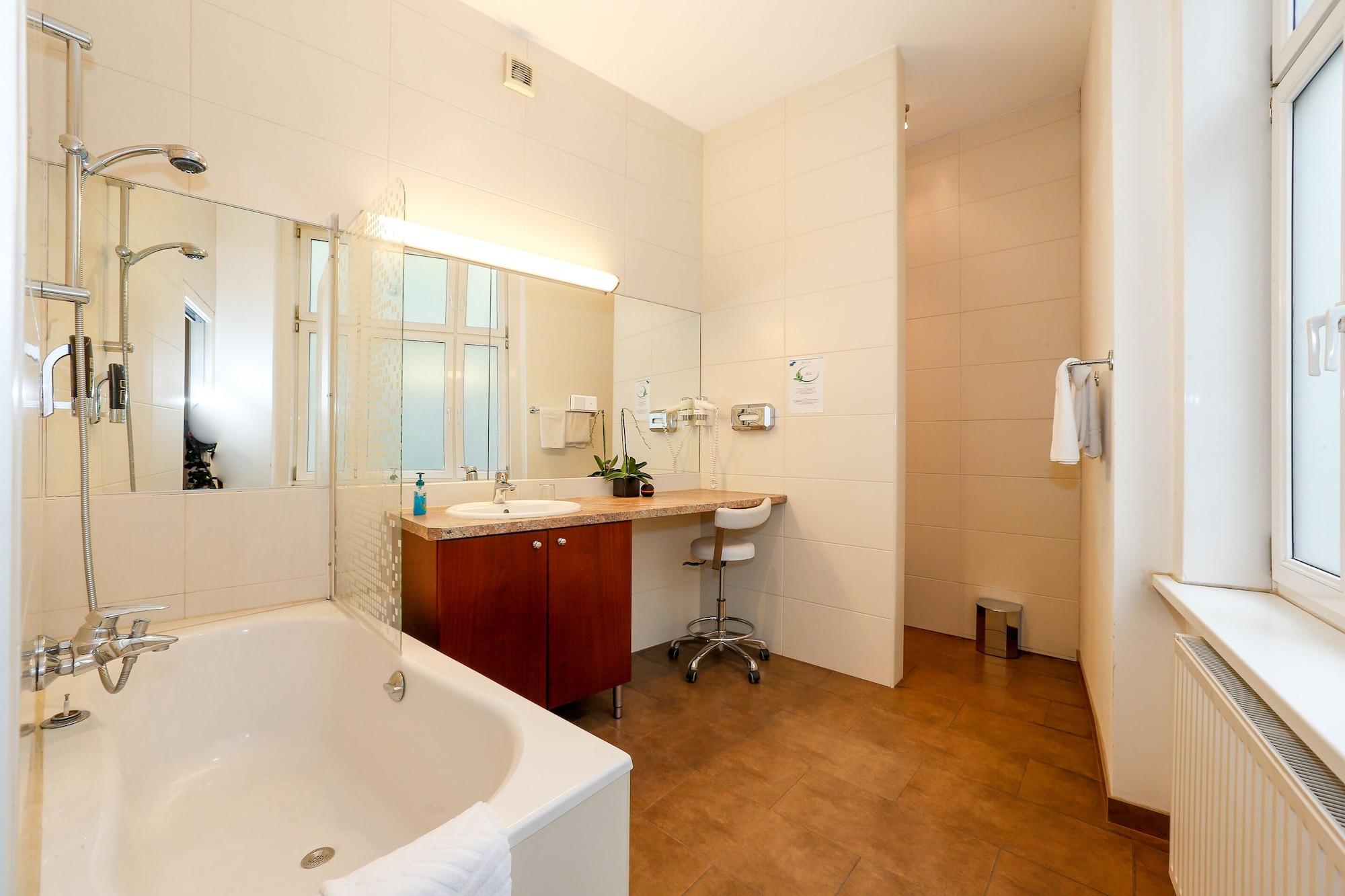 Timeout City Hotel, 5 Min To City Center, Self Check In Vienna Exterior photo